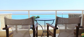 LOVELY MAISONETTE RIGHT IN FRONT OF THE SEA